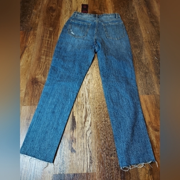 No Boundaries NWT Size 5 super High Rise Destressed jeans - Picture 12 of 12